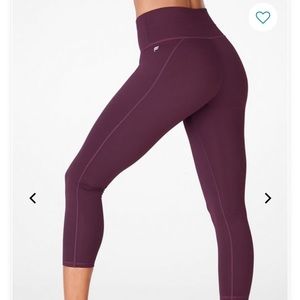 NWT Fabletics High-Waisted Powerhold Capris